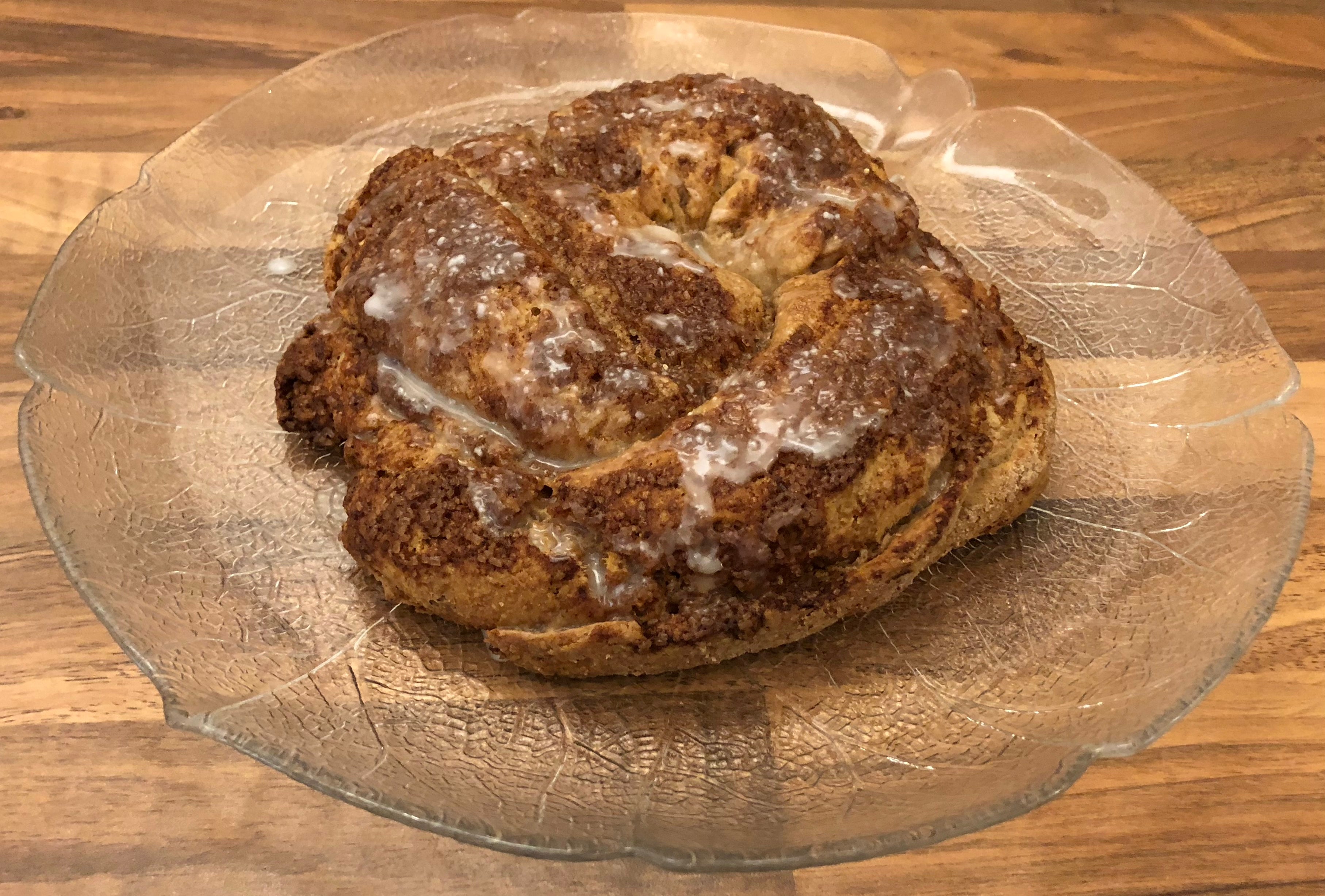 Hefe-Zimt-Kranz mit Zuckerguss